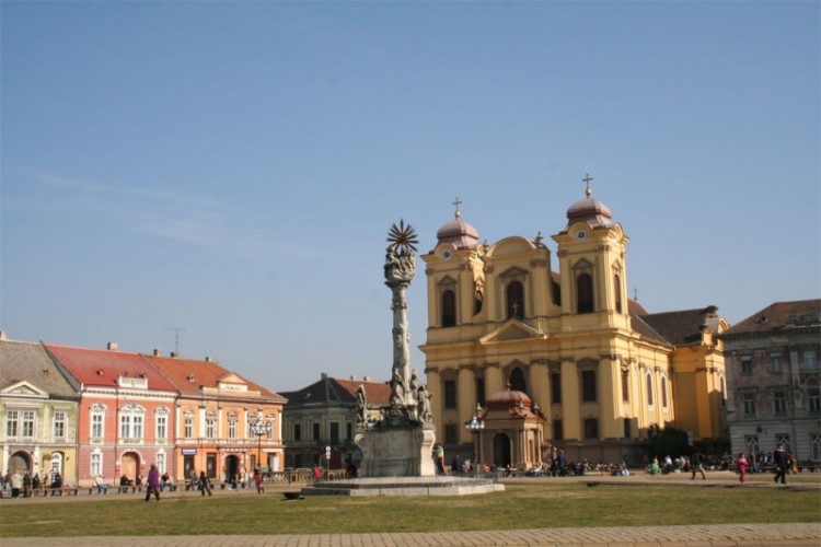 800px-Piata_Unirii_din_Timisoara