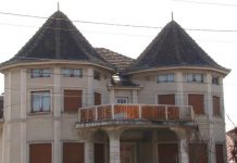 Un alt proprietar de turnulețe care renunță de bunăvoie la ele