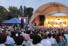 Dansuri și muzică populară, în Parcul Rozelor! Sărbătoriții sunt pensionarii