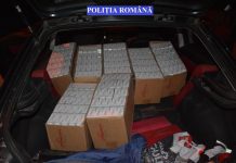 Surpriză în trafic pentru polițiști! Au descoperit două mașini burdușite cu țigări de contrabandă