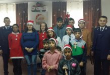 Polițiștii l-au ajutat pe Moș Crăciun! Au dus cadouri copiilor