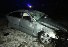 Accident la coborârea de pe Centura Lugojului! O maşină s-a dat peste cap