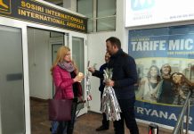 8 Martie, pe Aeroportul din Timişoara! Femeile au fost întâmpinate cu flori