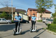 Polițiștii locali patrulează prin oraş cu ajutorul segway-urilor din dotare!