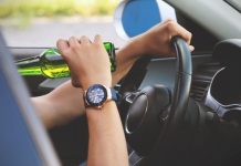 Trei beţivi aflaţi la volan, traşi pe dreapta. Unul avea permisul suspendat