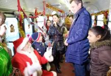 „Tramvaiul Bucuriei” a adus zambete pe fetele unor copii de la centrele de plasament din Timisoara