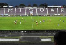 Simonis cu Nica se luptă de la distanţă în continuare, doar că celebrul cântăreţ are doar vorbele la el, nu şi fapte