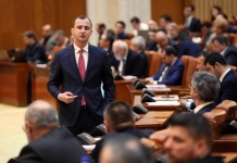 Alfred Simonis: „PNL vrea sa vanda Aeroportul Bucuresti”