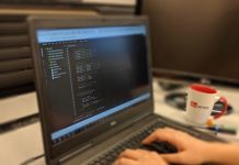 Noi beneficii pentru studenții Universității Politehnica Timișoara 600 de laptop-uri performante