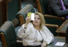 Șoșoacă, inteligență superioară: vaccinul anti-COVID „dă sterilitate pe trei generații”. ”Cum se poate ajunge la generațiile a doua și a treia?”