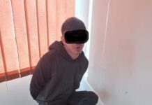 Tânăr, oprit în timp ce încerca să-l agreseze pe tatăl unei minore, de care nu avea voie să se apropie