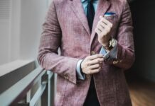 Te-ai săturat de clasicul costum negru? TOP 3 elemente cu care să întorci privirile la un eveniment