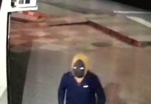 Au pierdut banii la jocuri electronice şi au organizat un jaf să îşi recupereze banii. Cu acordul angajatului de la păcănele