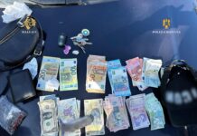 Filtru pe şosea şi apoi descidenderi la traficanţii de droguri