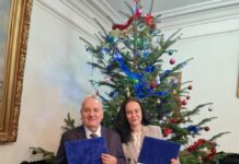 Premiile Academiei Române: profesorul universitar și criticul literar Mircea Mihăieș a fost laureatul Premiului „Titu Maiorescu”, iar conferențiara universitară Adina Chirilă a fost laureată cu Premiul „Timotei Cipariu“