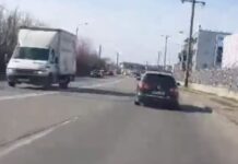 Prostul zilei! Mort de beat, cu tupeu la volan, oprit după ce a făcut un accident