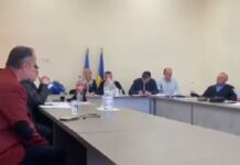 Primarul din Sânmihaiu Român nu a vrut să aloce bani pentru parcarea Bisericii penticostale din Uvin