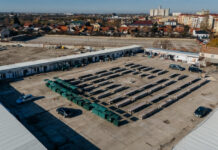 Piața Aurora a rămas cu perimetrul zidurilor în care se află spații comerciale. Terenul nu poate reveni la primărie