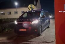 Zeci de persoane, „ridicate” cu mascații într-un dosar penal cu trafic de migranți