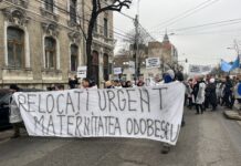 FOTO Medicii de la Maternitatea Odobescu au ieșit în stradă! Care e răspunsul primăriei