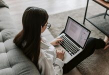 Idei de cadouri pentru casă nouă care promovează un stil de viață eficient și sustenabil