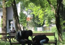 Drogați depistați ziua în amiaza mare, într-un parc foarte circulat