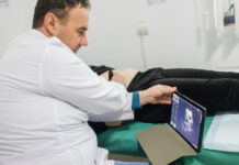 Cabinetele medicale din Voiteg și Știuca au primit cadou aparatură medicală de la Salvați Copiii