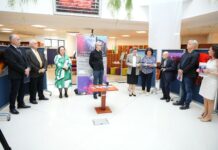 „Visând dincolo de gard”: Expoziția de fotografie experimentală a lui Hans Rothgerber, la Universitatea Politehnica Timișoara