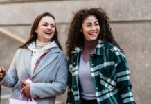 Lux pe minus sau cum să arăți bine cu bani puțini – ținute ca de revistă, cu buget de cafea și croissante de la Regie