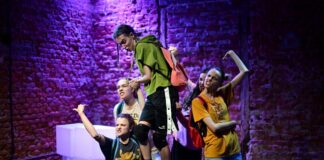Teatrul Basca prezintă basmul urban contemporan ”Lilu glugă verde” în patru cartiere din Timișoara
